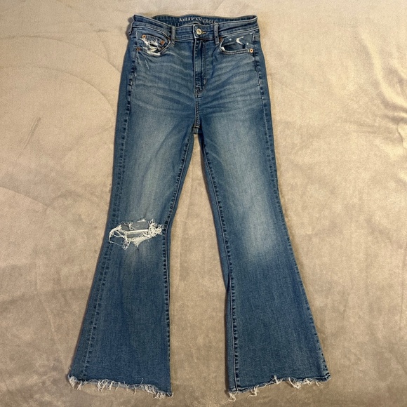 American Eagle Super Hi-Rise Flare Jeans Sz 8 Short Distressed Blue Boho Hippie - Picture 1 of 11
